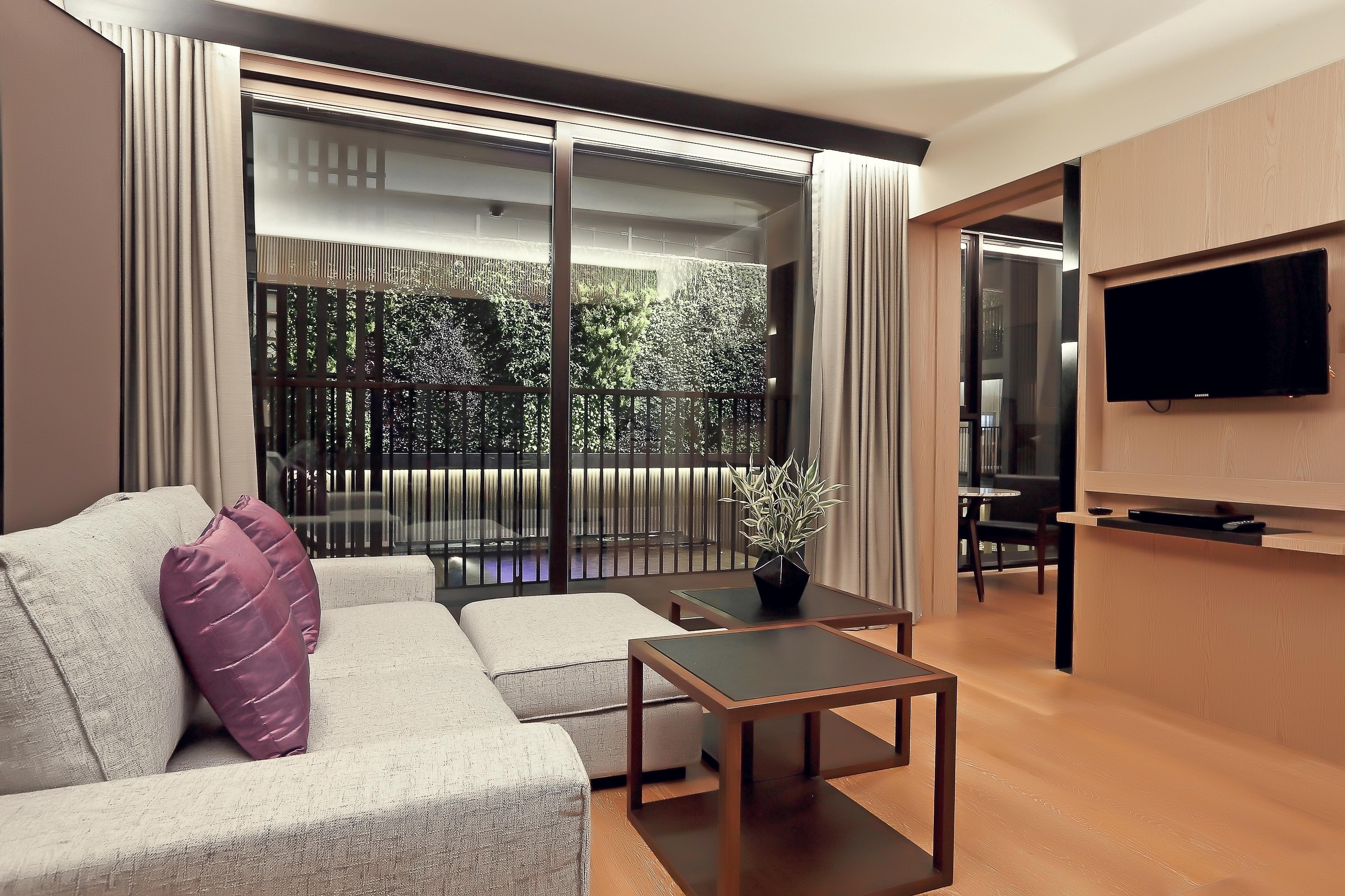 Arcadia Suites Банкок Екстериор снимка