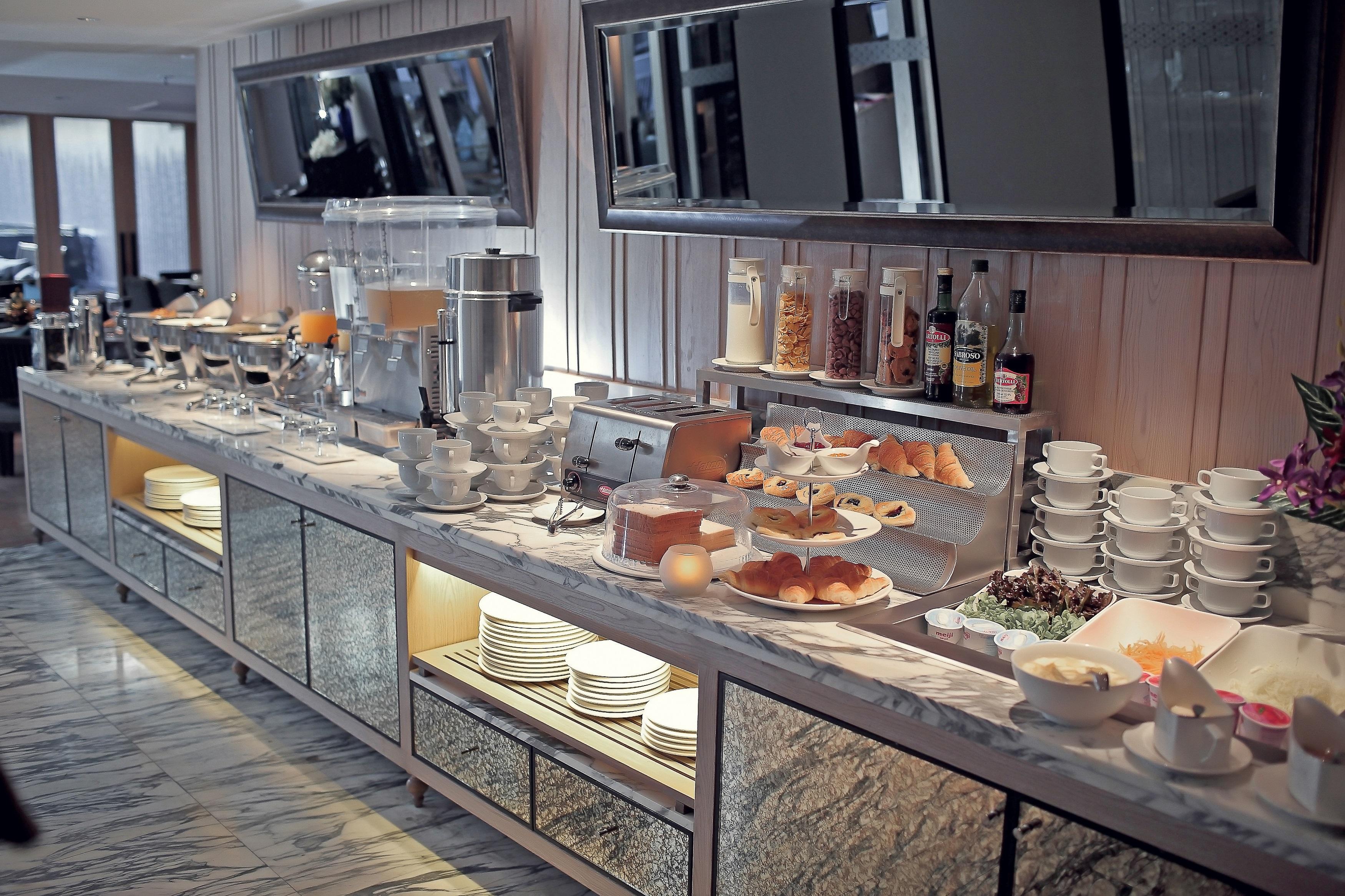 Arcadia Suites Банкок Екстериор снимка