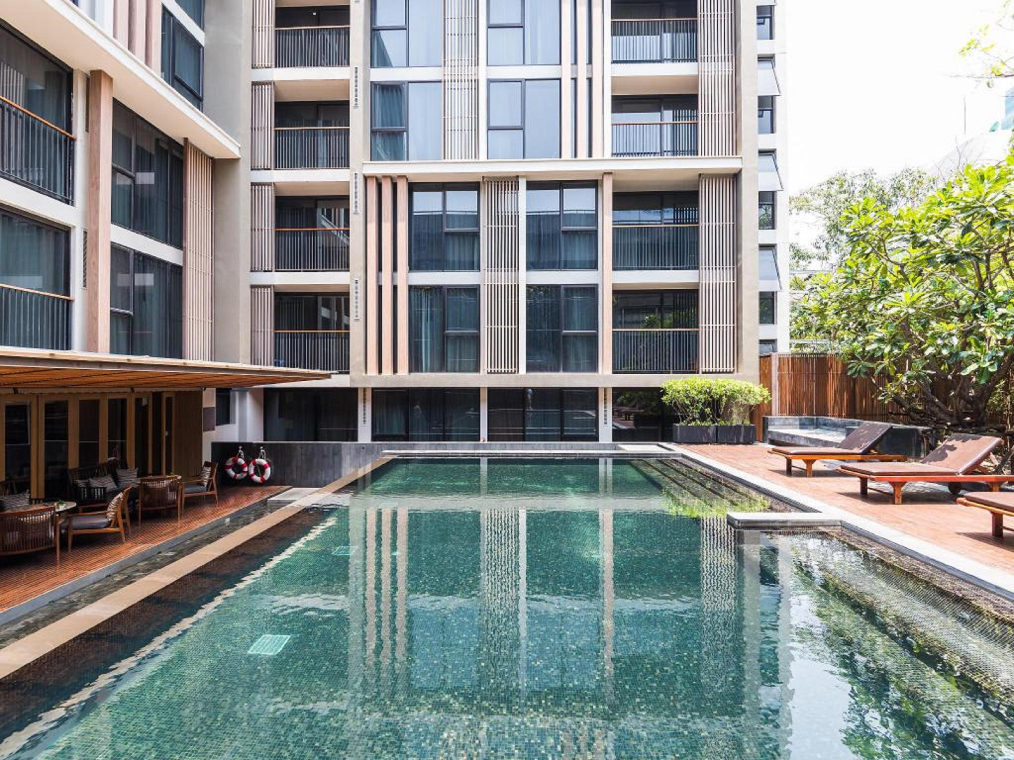 Arcadia Suites Банкок Екстериор снимка