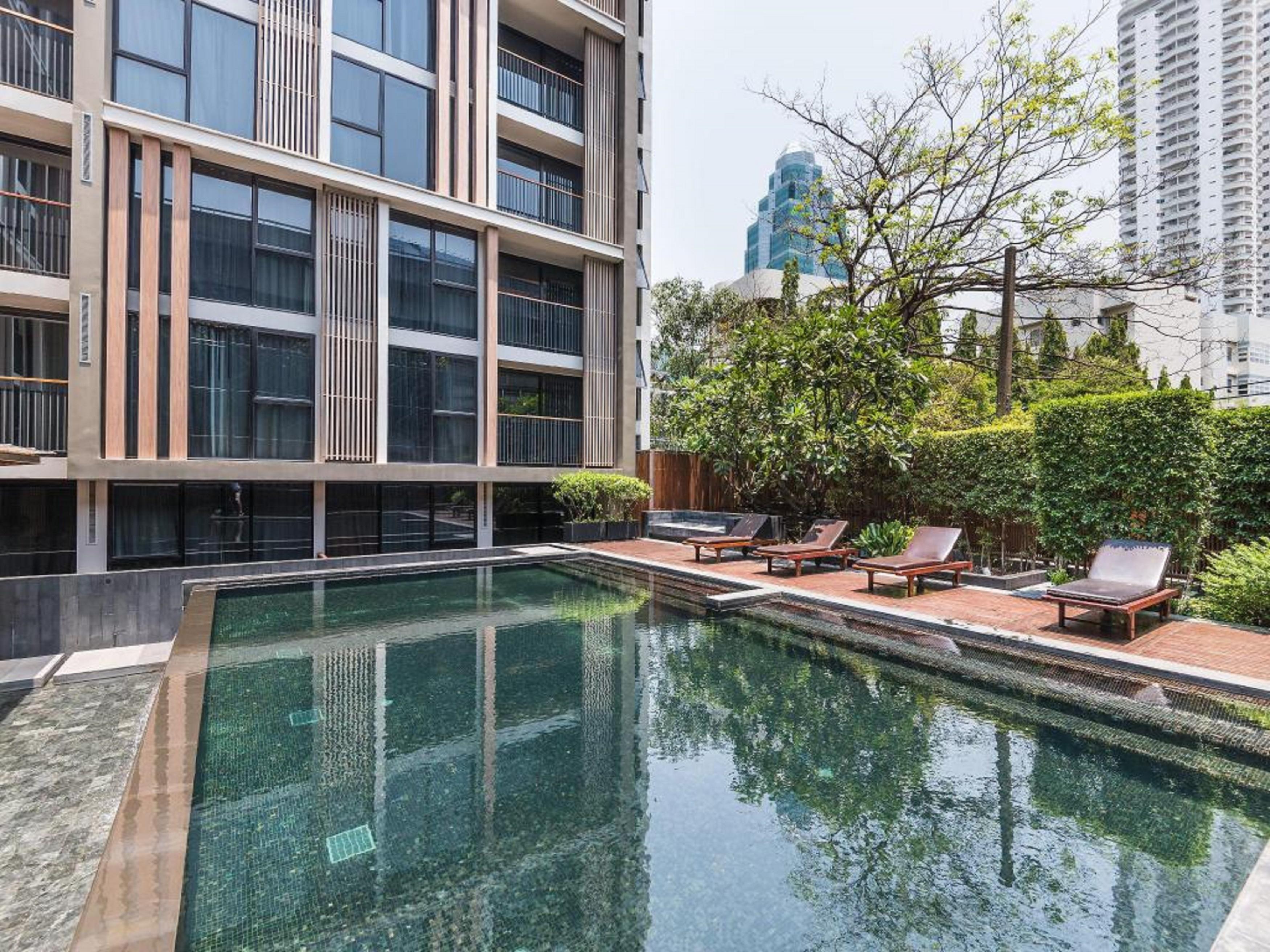Arcadia Suites Банкок Екстериор снимка
