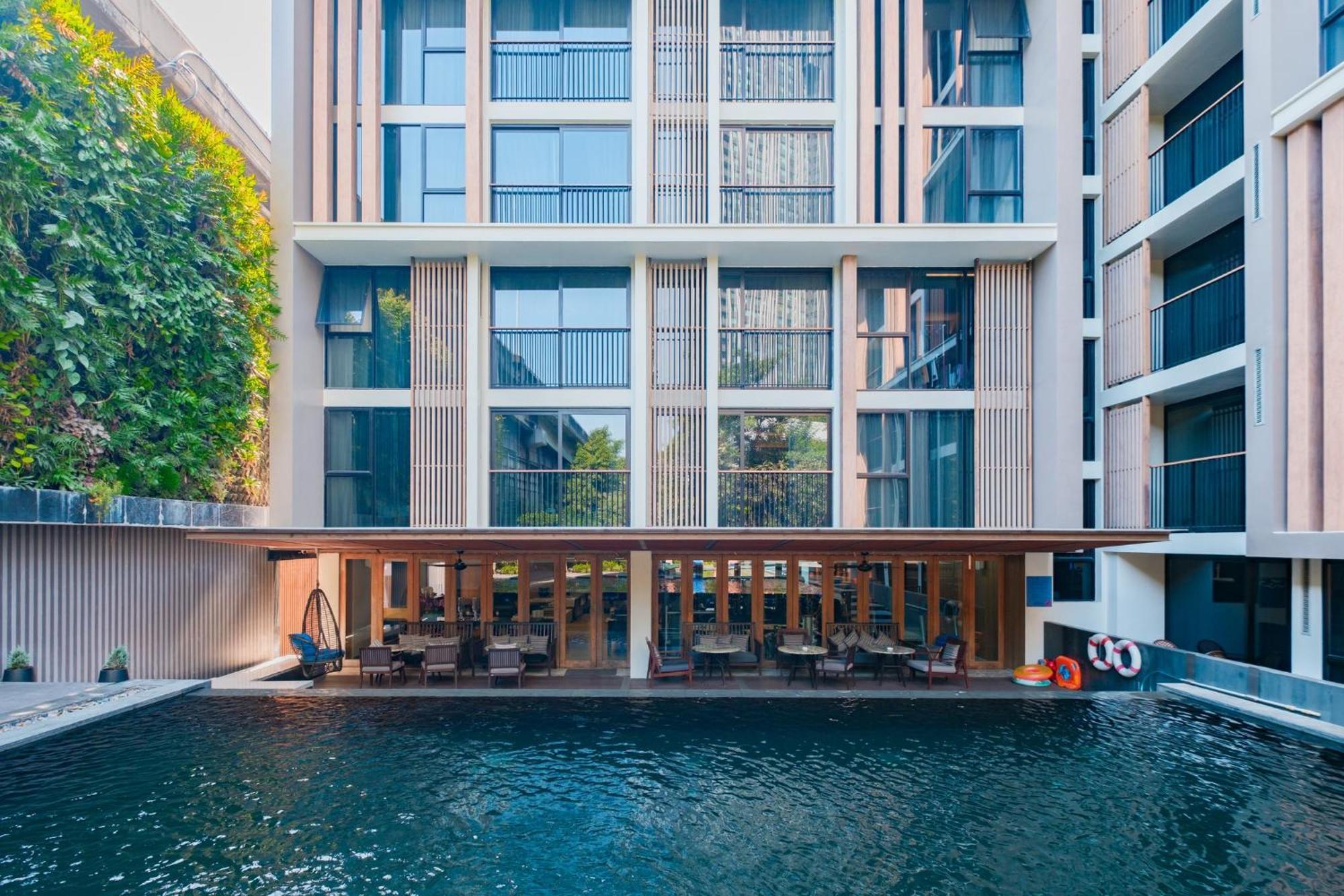 Arcadia Suites Банкок Екстериор снимка