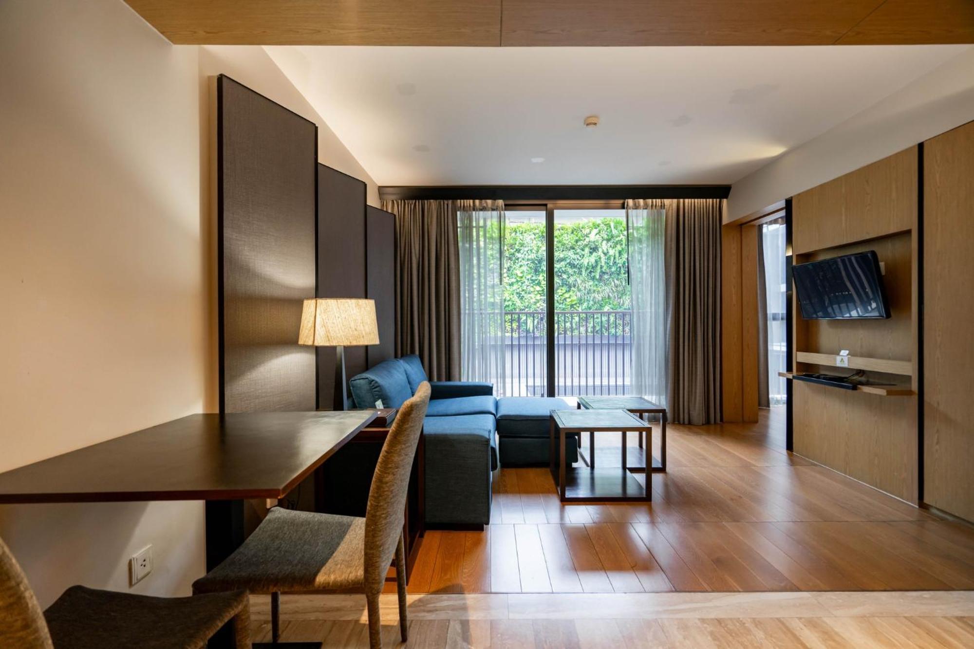 Arcadia Suites Банкок Екстериор снимка