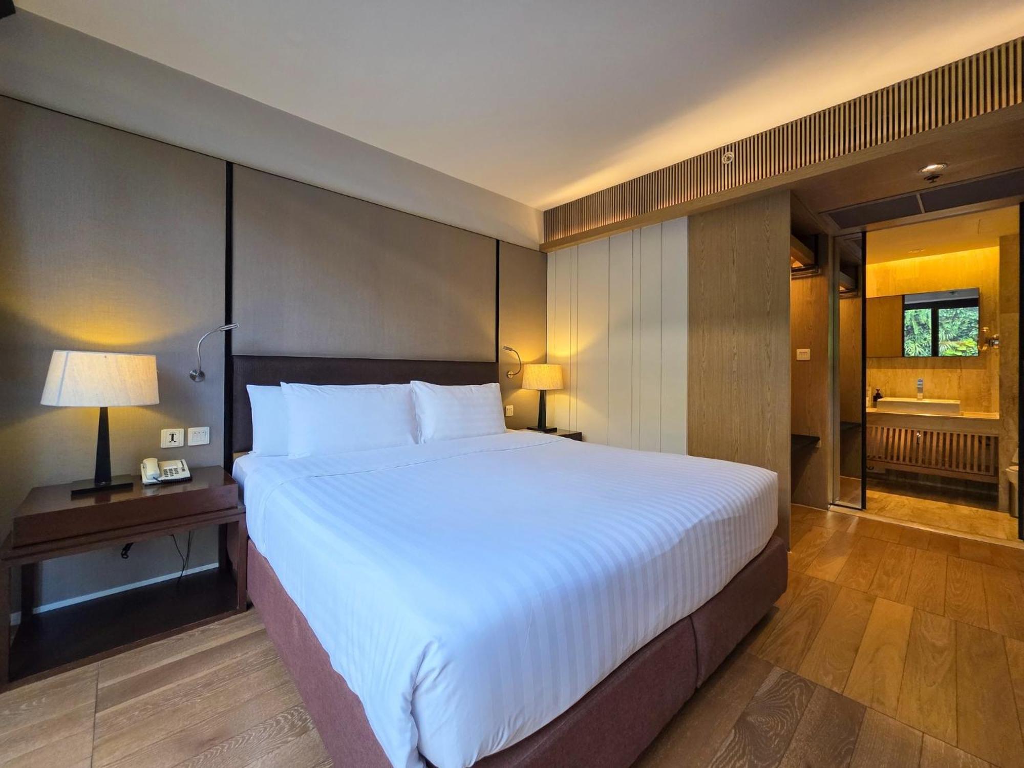 Arcadia Suites Банкок Екстериор снимка